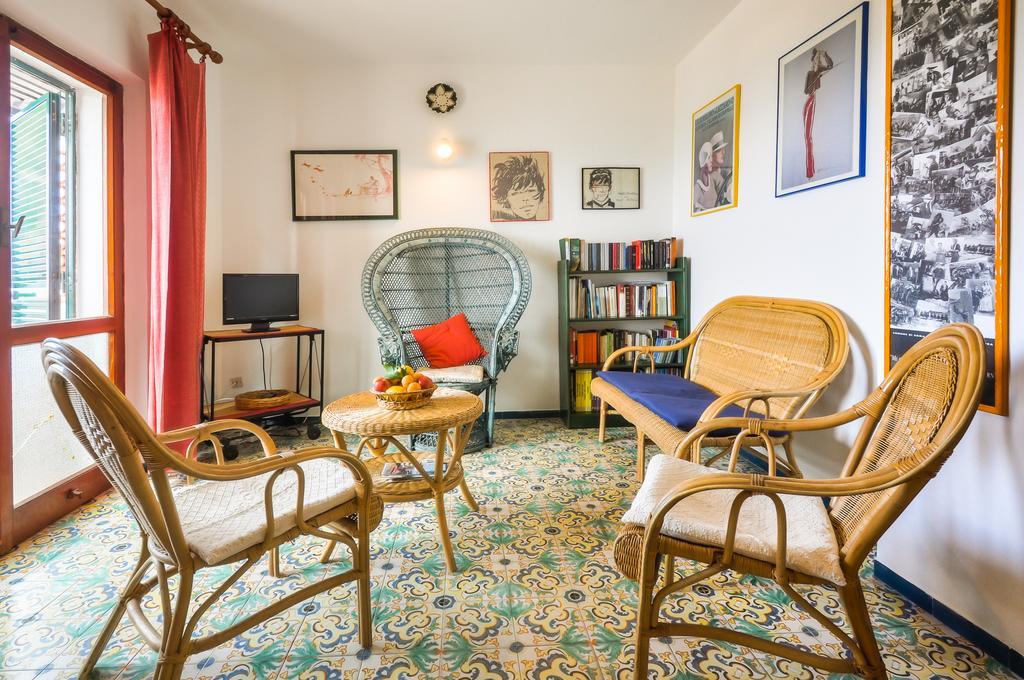 Casa Dels Misteris A Terrace On Sea Apartment